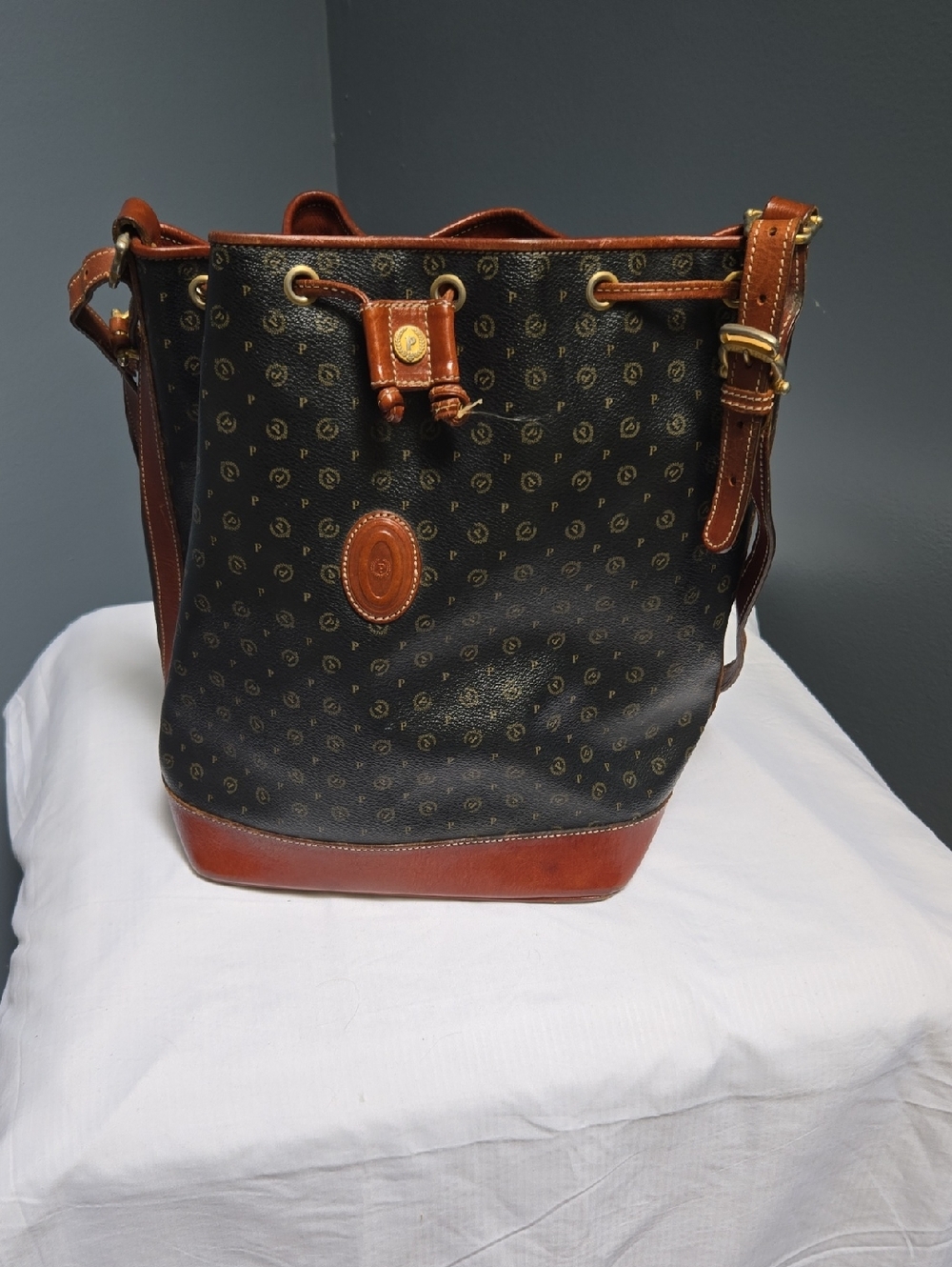 Vintage Pollini Black And Brown Drawstring Bucket Bag